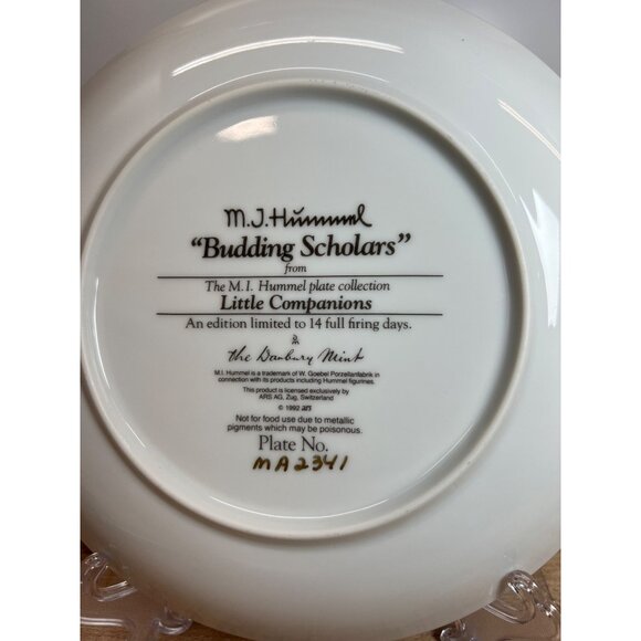 M.I. HUMMEL "BUDDING SCHOLARS" LITTLE COMPANIONS COLLECTOR PLATE MA2341 LIMITED - Picture 3 of 3